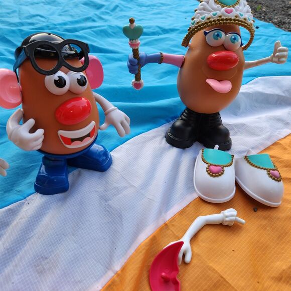 Mr. Potato Head Pretend Play Lot – 3 Figures + Yellow Case – Vintage Toy Set - Picture 9 of 9